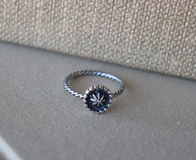 Load image into Gallery viewer, Silver Star Ring