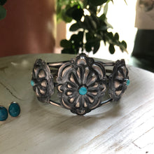Load image into Gallery viewer, Pretty Repose Bracelet