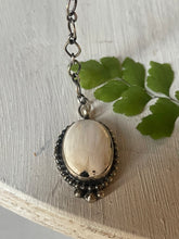 Load image into Gallery viewer, Adjustable White Buffalo Lariat